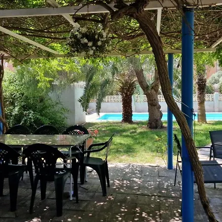 Dom wakacyjny House With Exclusive Pool And Garden 7 Min Walk From The And The Center *