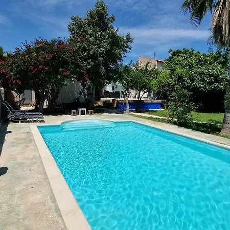 House With Exclusive Pool And Garden 7 Min Walk From The And The Center * El Campello