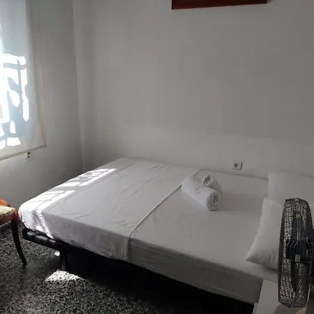 House With Exclusive Pool And Garden 7 Min Walk From The And The Center * El Campello