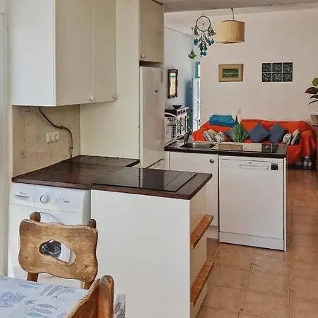 Dom wakacyjny House With Exclusive Pool And Garden 7 Min Walk From The And The Center *
