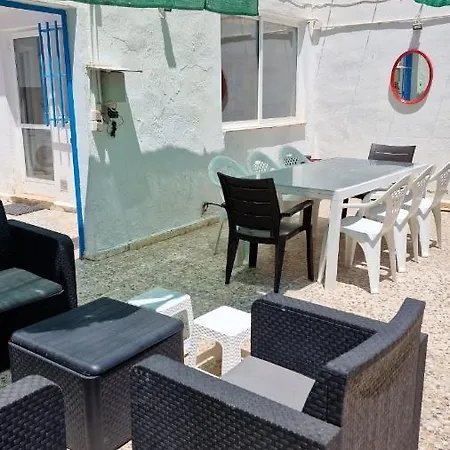 House With Exclusive Pool And Garden 7 Min Walk From The And The Center Semesterbostad *