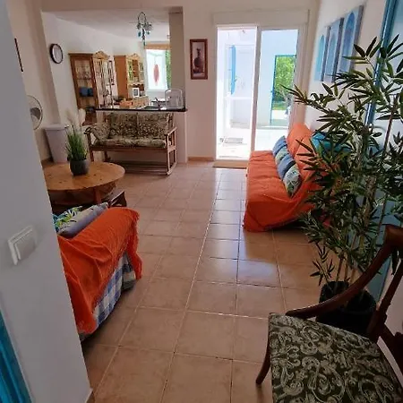 Semesterbostad House With Exclusive Pool And Garden 7 Min Walk From The And The Center *