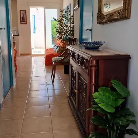 House With Exclusive Pool And Garden 7 Min Walk From The And The Center Semesterbostad El Campello