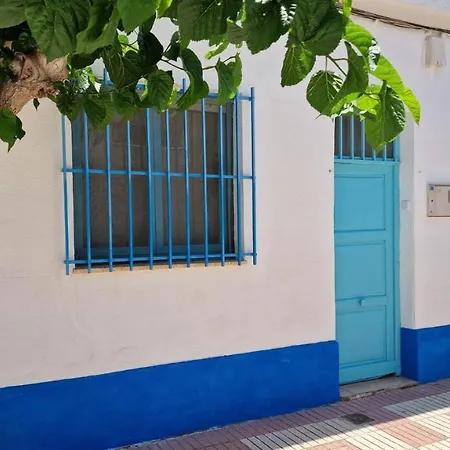 House With Exclusive Pool And Garden 7 Min Walk From The And The Center Semesterbostad