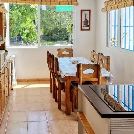 Semesterbostad House With Exclusive Pool And Garden 7 Min Walk From The And The Center