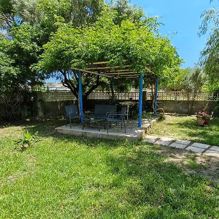 Semesterbostad House With Exclusive Pool And Garden 7 Min Walk From The And The Center *